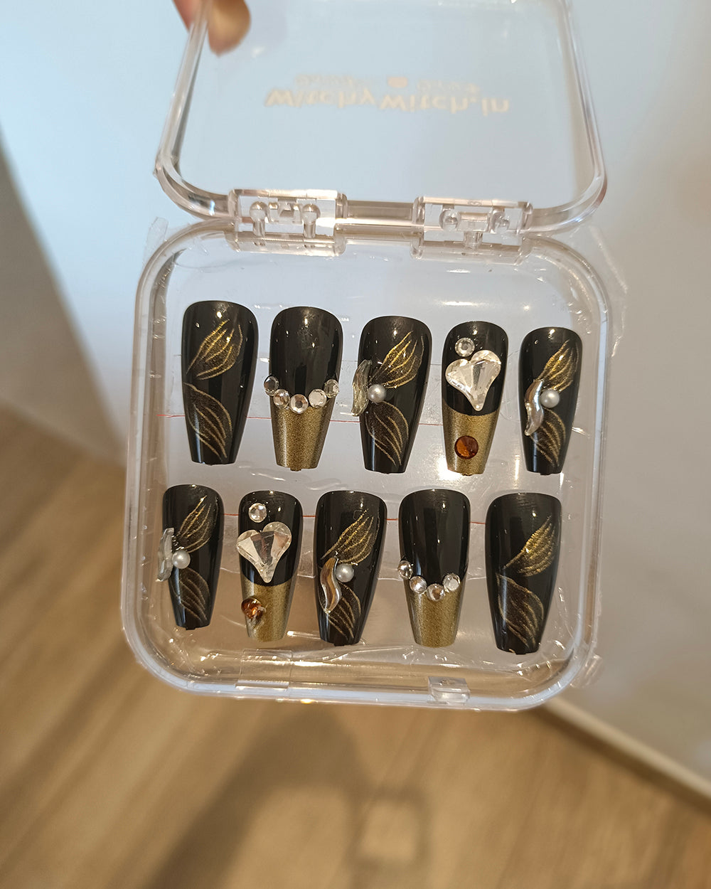 NOIR LUXE CLAWS