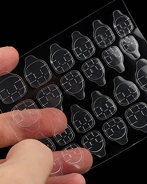 Transparent adhesive nail tabs for press-on nails – strong, double-sided, waterproof, and easy-to-remove nail glue alternative.