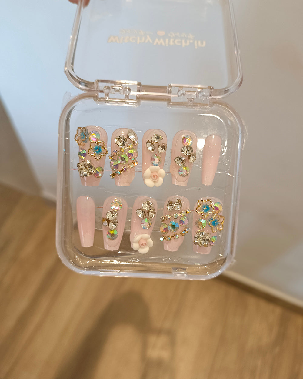 BLOSSOM AURA CLAWS