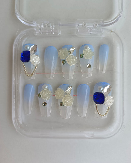 BLUE ELEGANCE BLOSSOM CLAWS