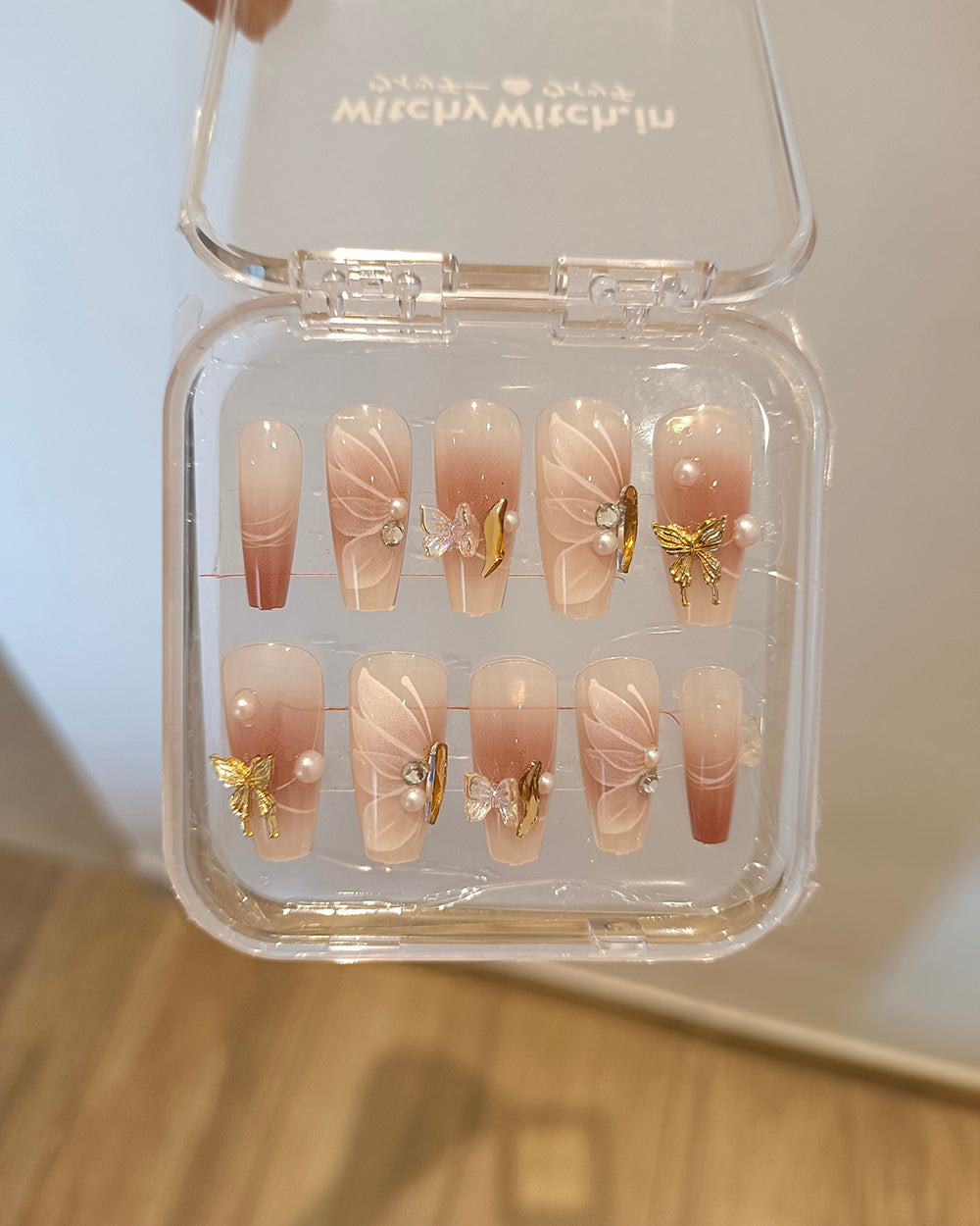 BUTTERFLY VEIL CLAWS