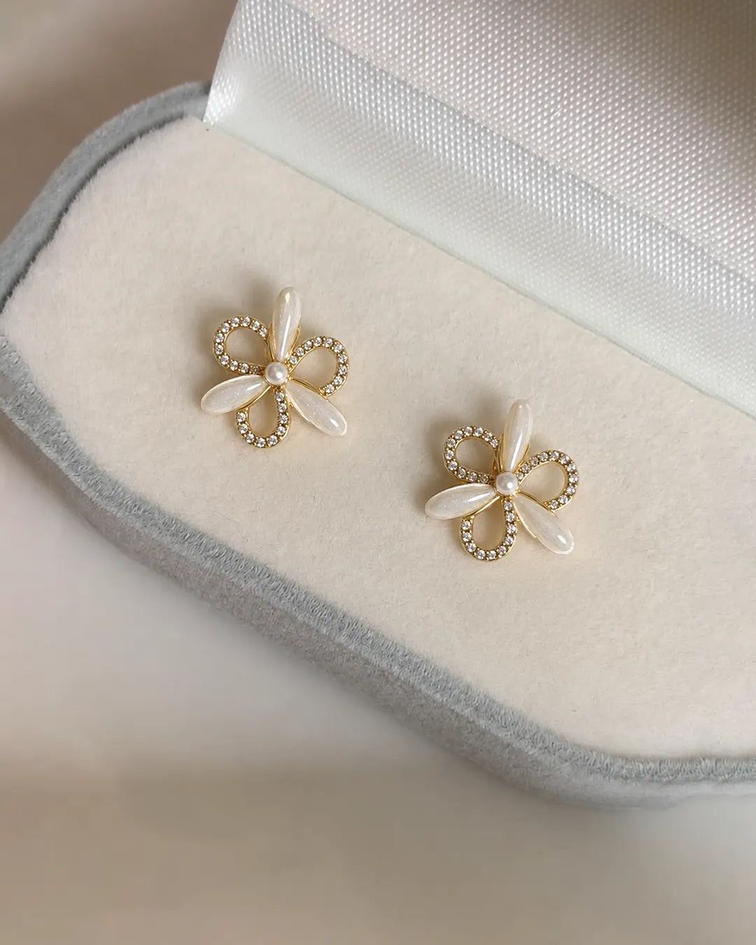 Daisy Doop Earrings