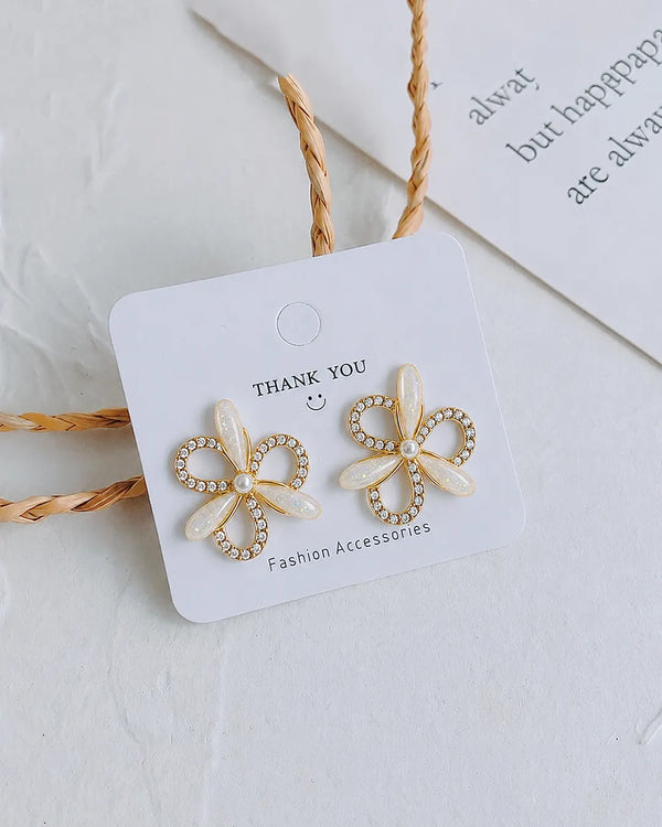 Daisy Doop Earrings