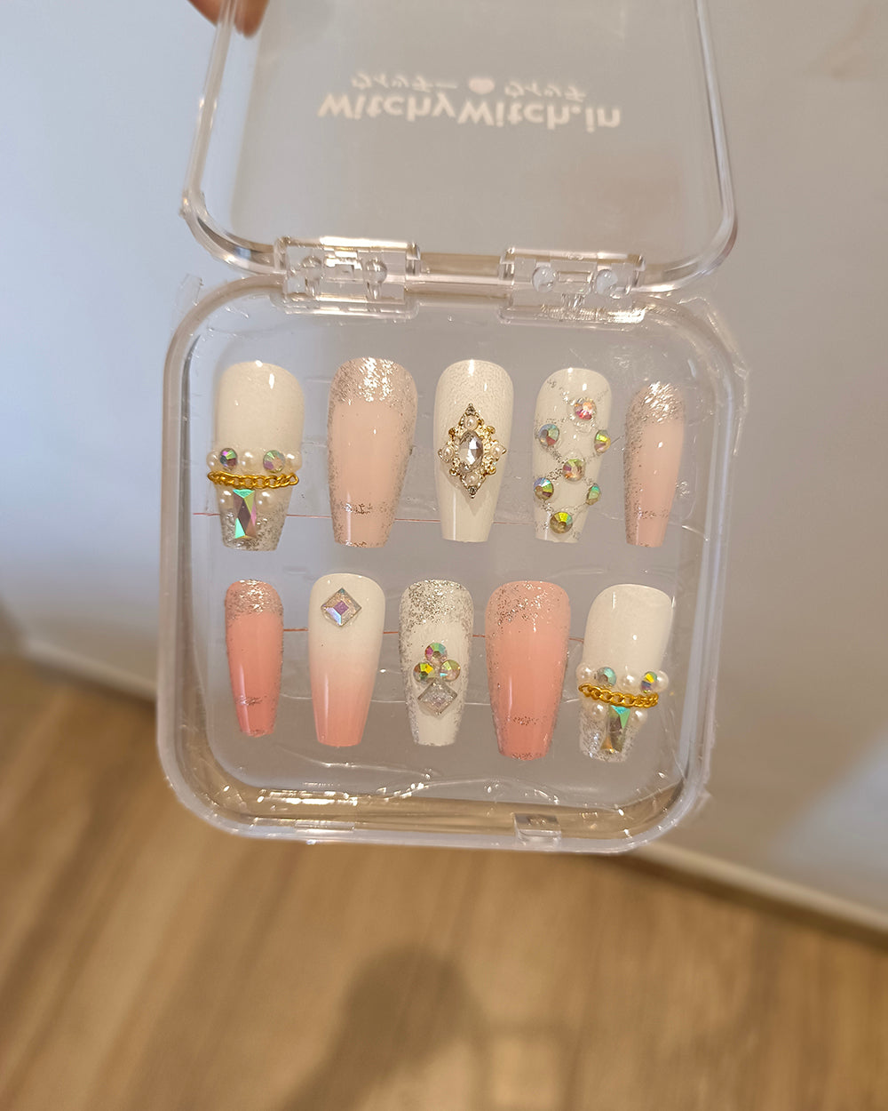 GLOW THEORY CLAWS