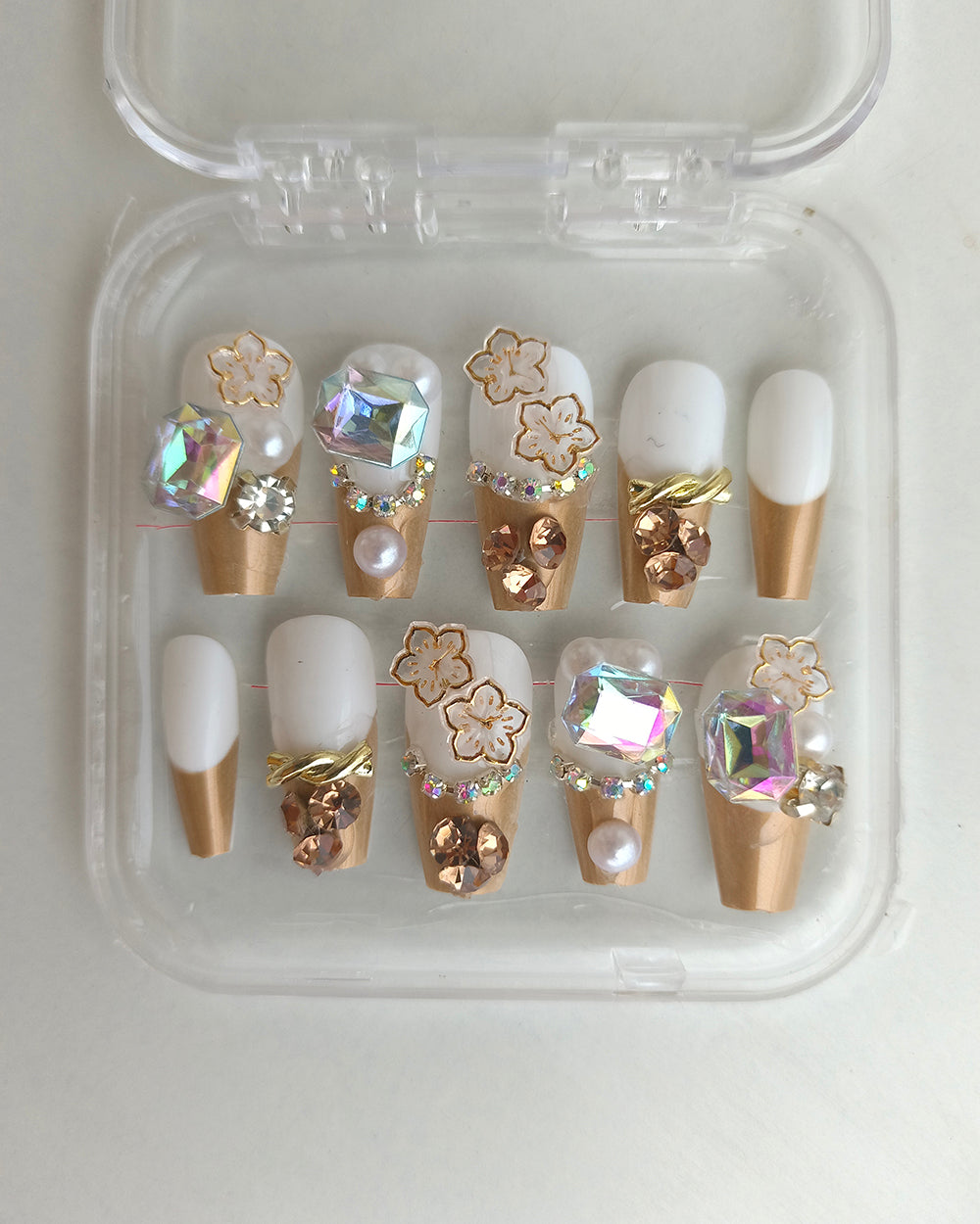 GOLDEN PETAL CLAWS