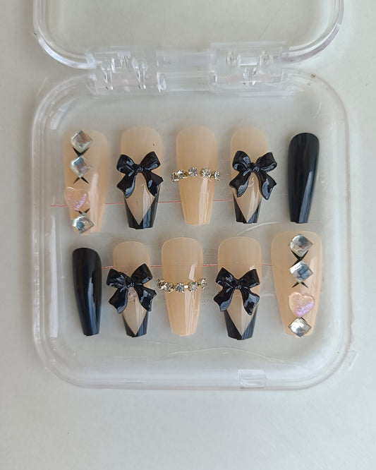 MIDNIGHT GRACE CLAWS
