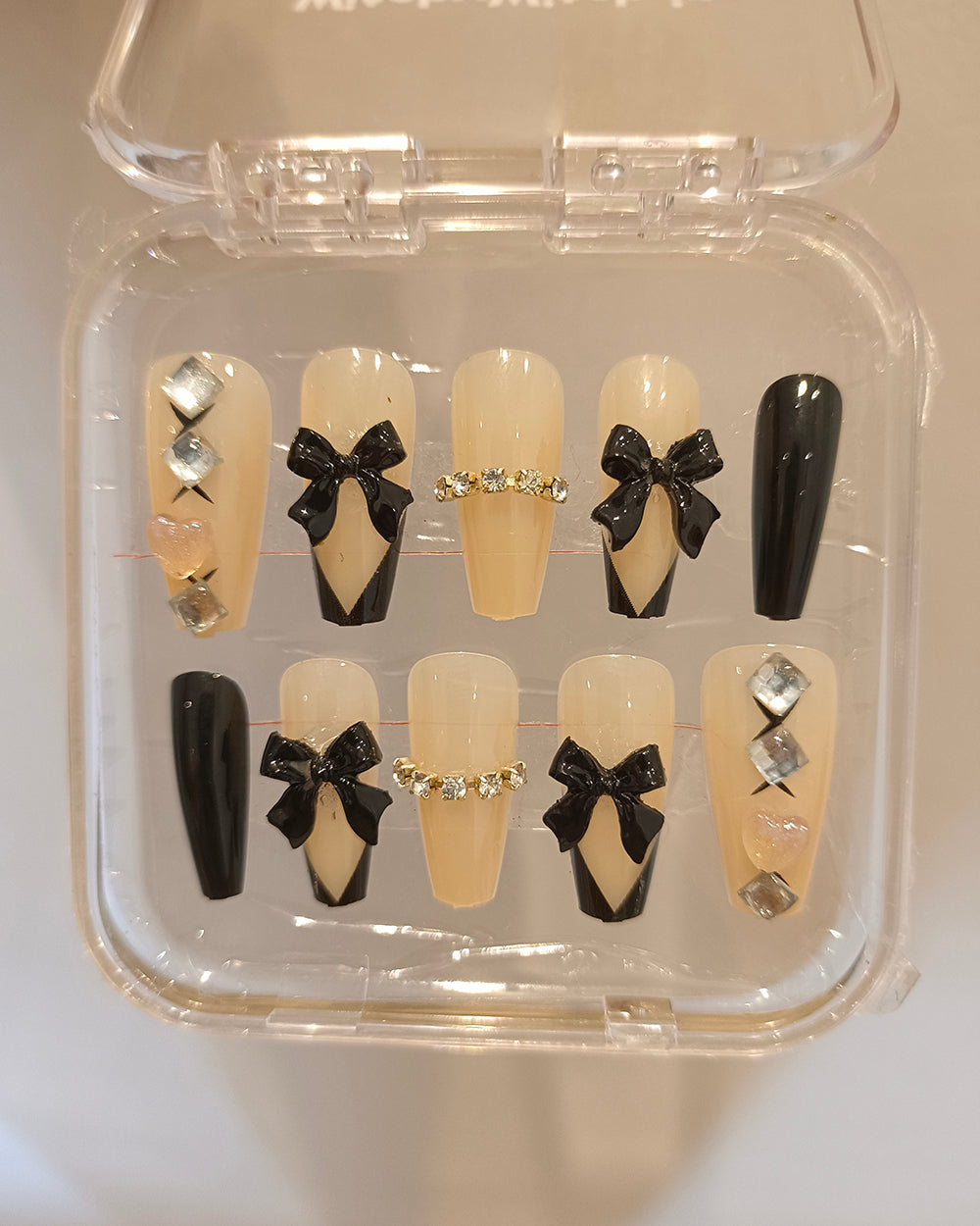 MIDNIGHT GRACE CLAWS