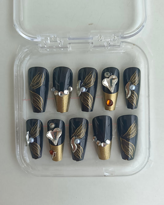 NOIR LUXE CLAWS