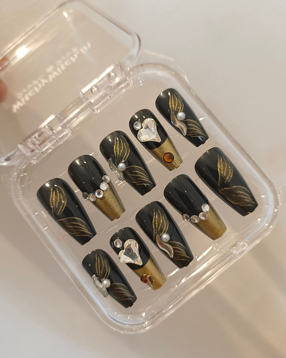 NOIR LUXE CLAWS