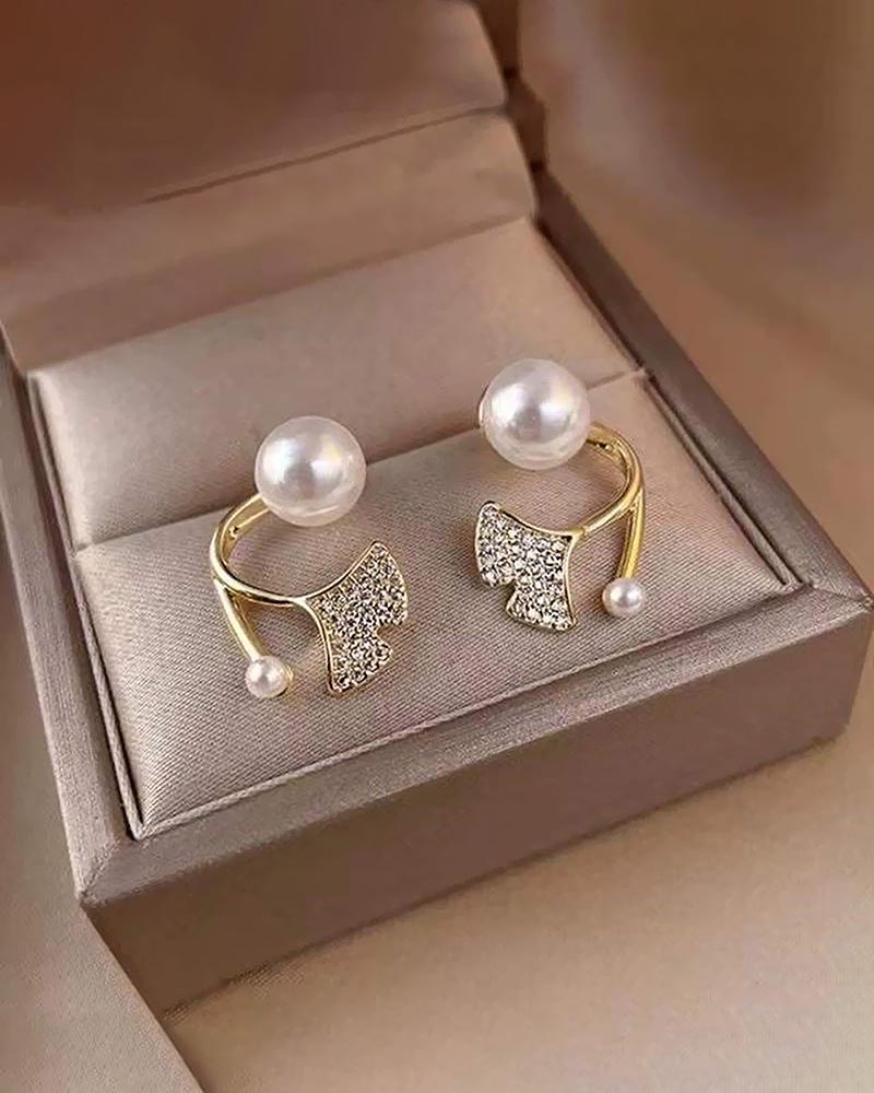 Pearl & Fin Earrings