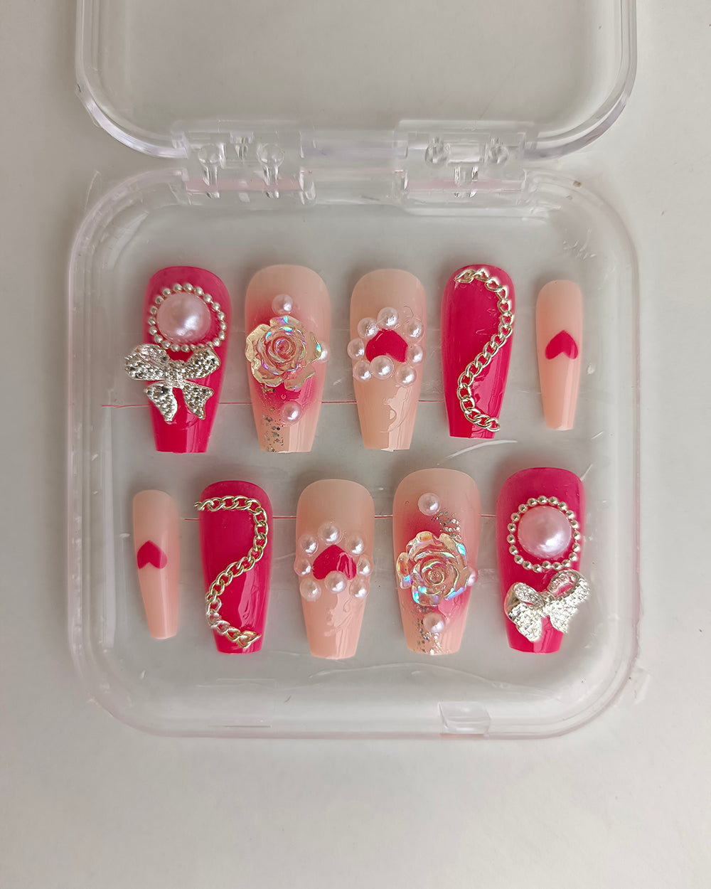 ROSY CHARM CLAWS