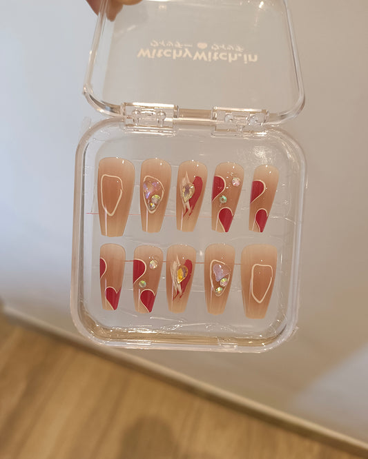 SCARLET ROMANCE CLAWS