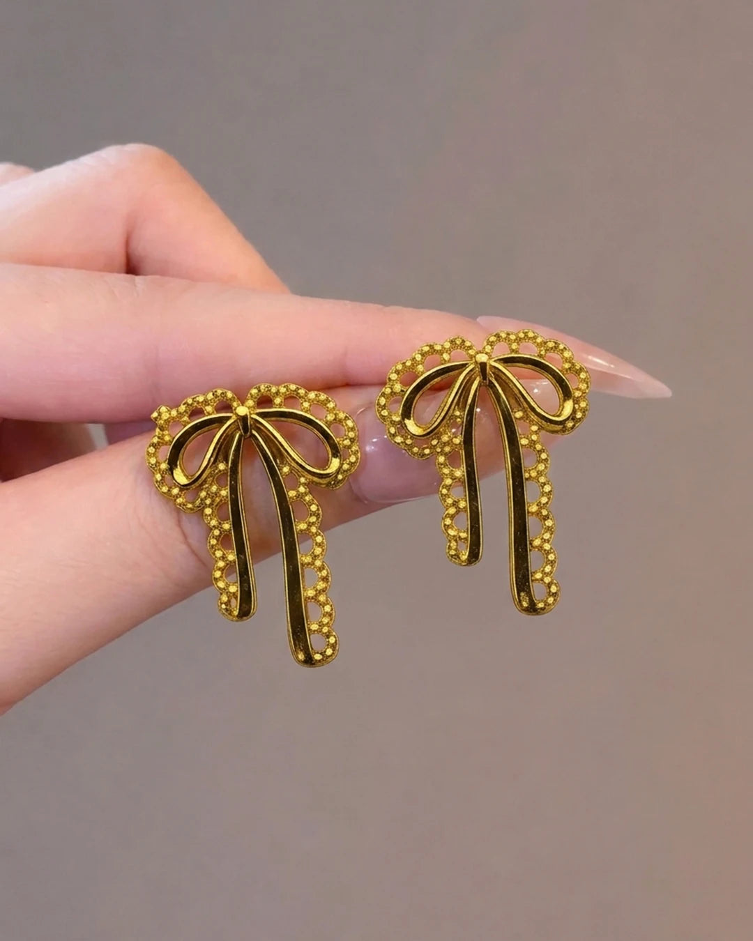 Scalloped Bow Earrings